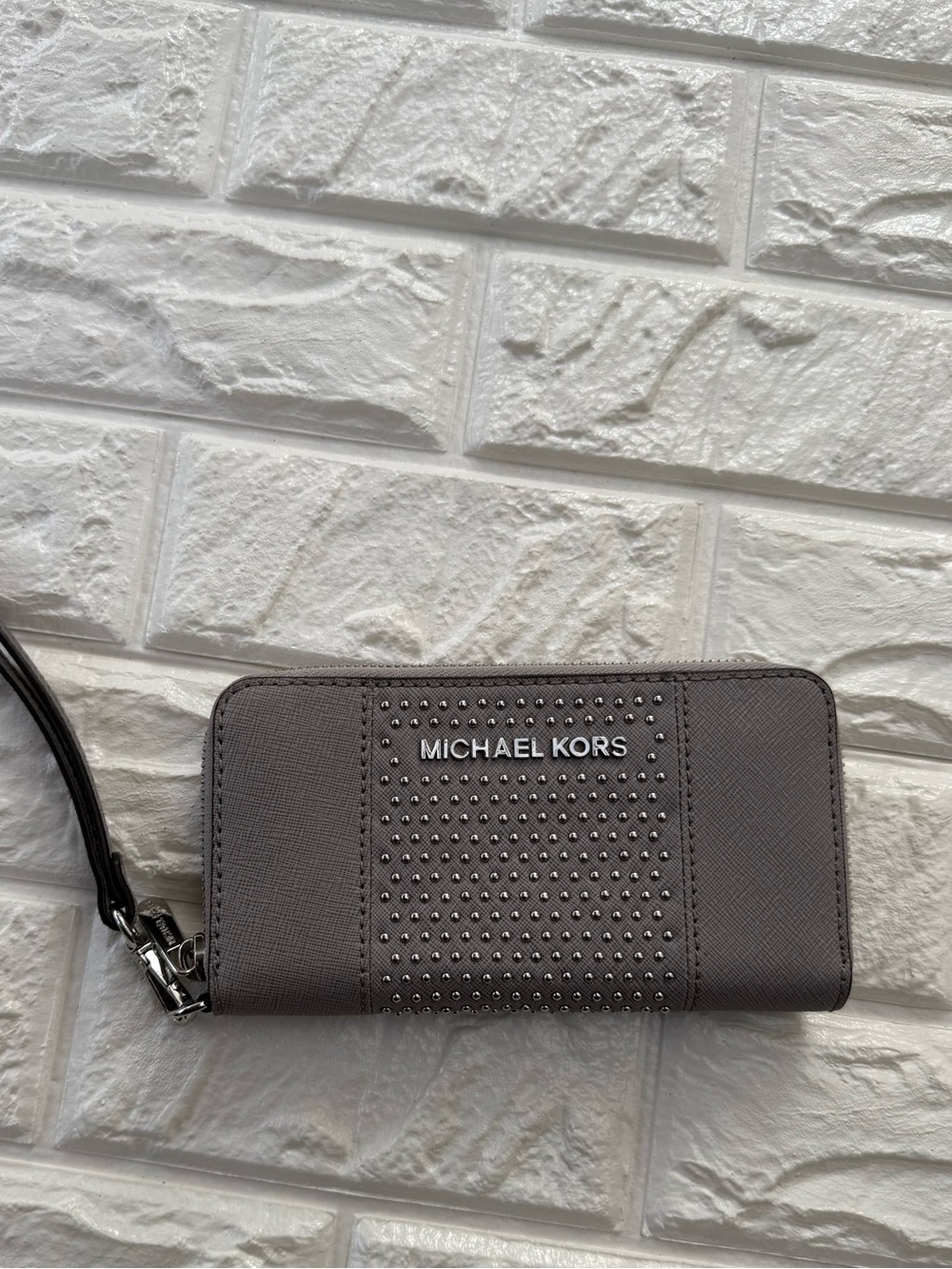 Michael Kors Micro Stud Continental Wallet Gray new